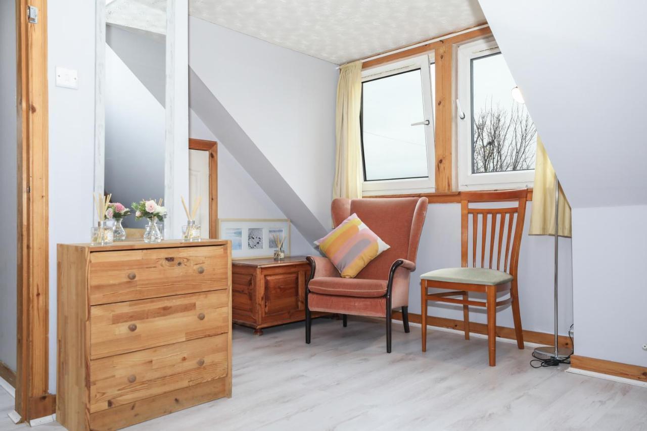Beautiful 4 Bedroom Cottage - Ideal Location - Free Parking Edinburgh Exterior photo