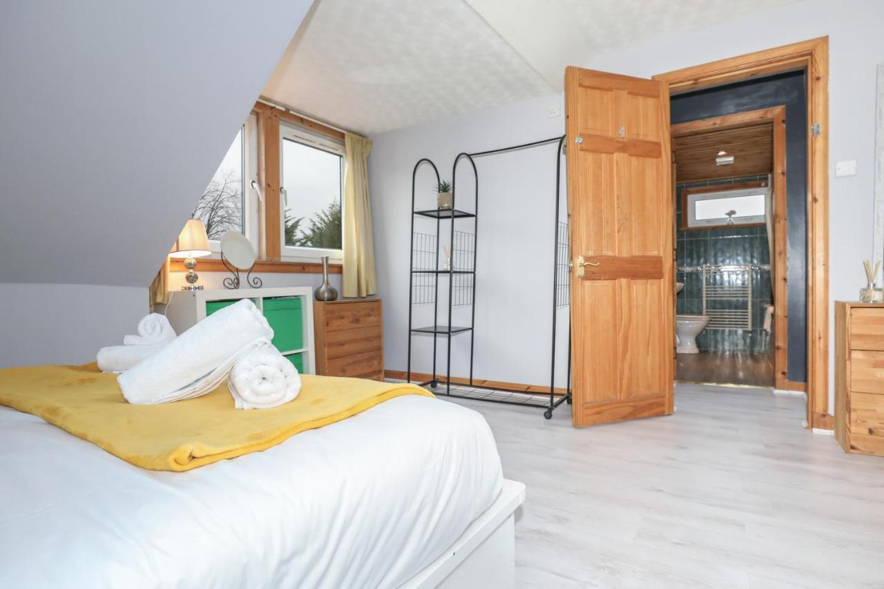Beautiful 4 Bedroom Cottage - Ideal Location - Free Parking Edinburgh Exterior photo